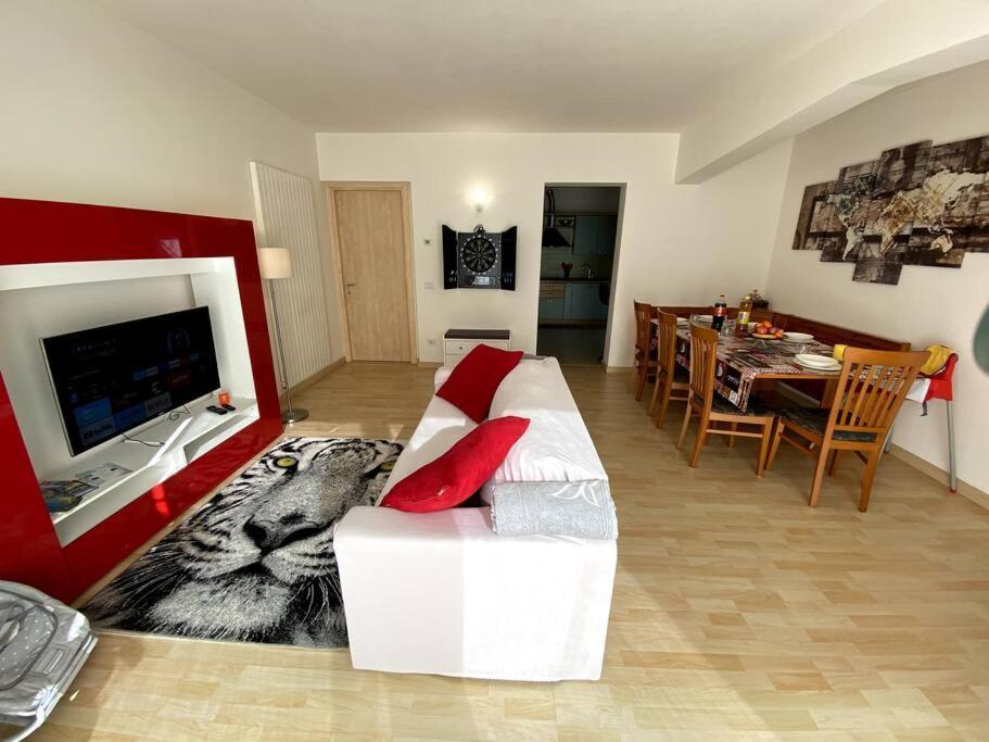Casa Vacanza Veronica Con Giardino Verbania Dış mekan fotoğraf